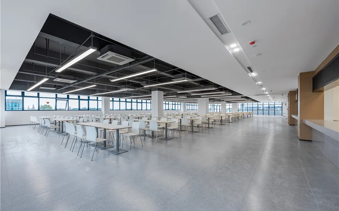 英翰尼精密制造工厂员工餐厅：餐厅