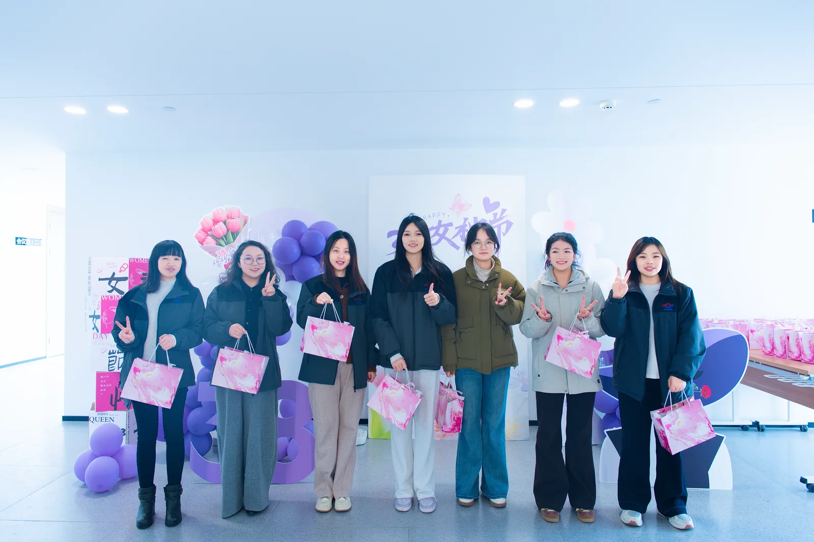 英翰尼精密制造团队活动:女神节活动4